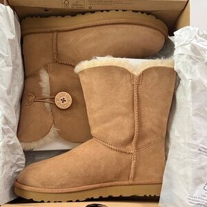 UGG Tan Ankle Boots with Cream Fur